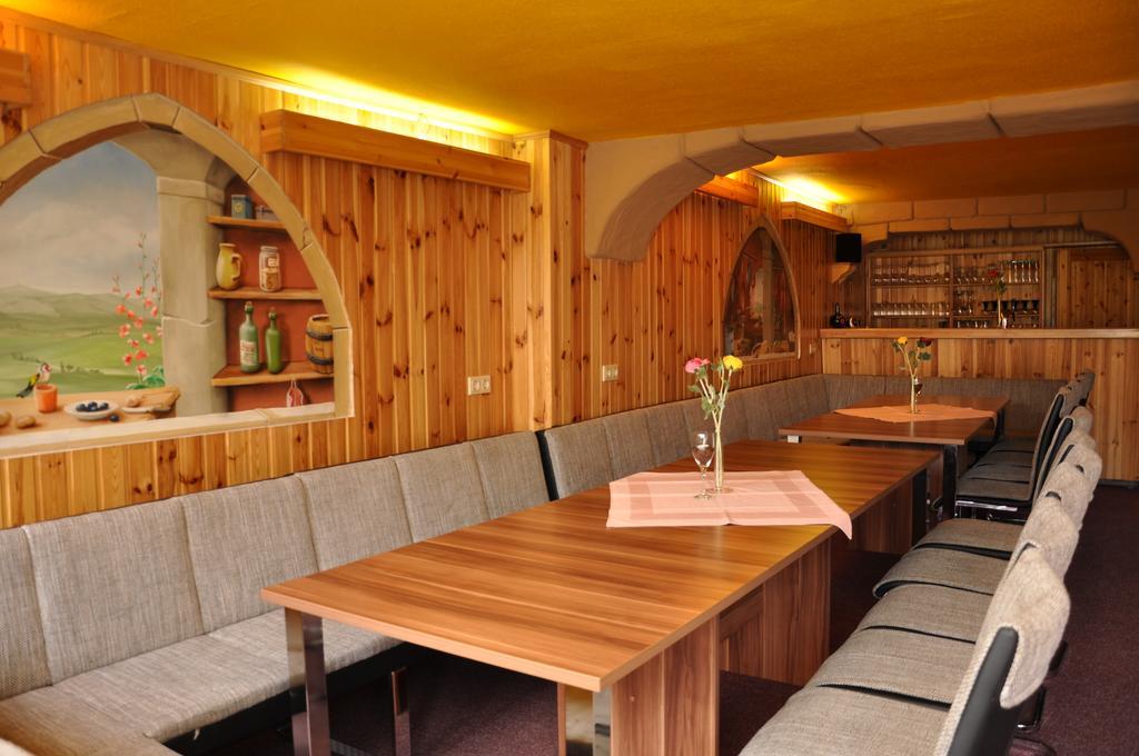 Thueringer Landhotel Edelhof Uhlstädt Екстериор снимка