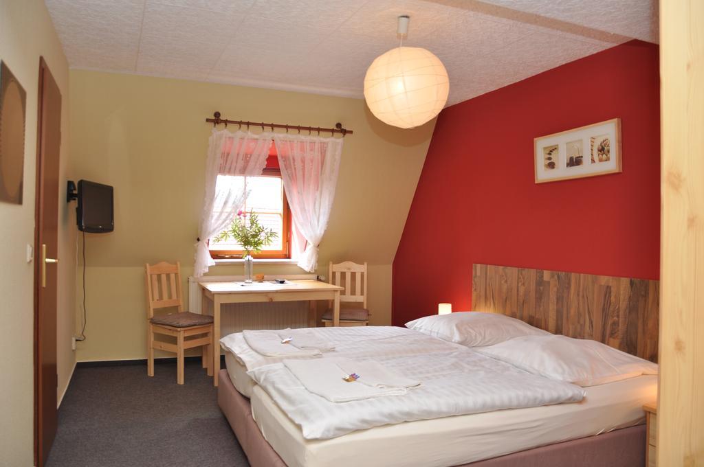 Thueringer Landhotel Edelhof Uhlstädt Екстериор снимка